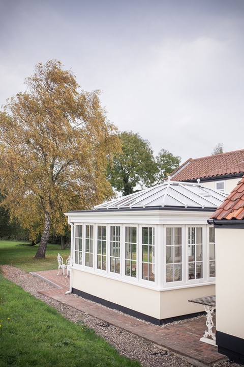 Pretty Country-style Orangery