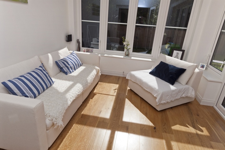 Wood-foiled Tiled Garden Room