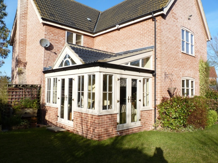 Characterful T-Gable Garden Room