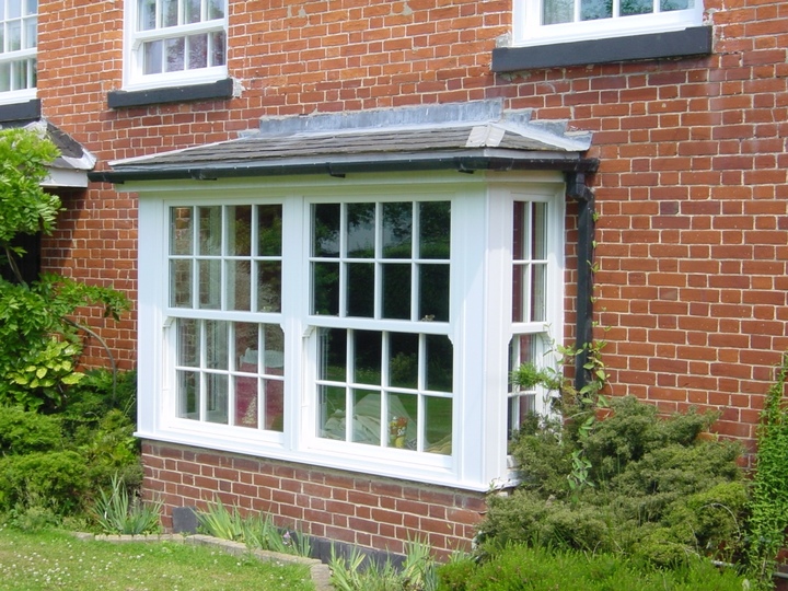 Sash bay window