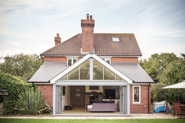 Chic Tiled Garden Room in Autumn