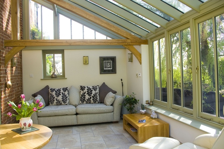 Traditional-style Conservatory