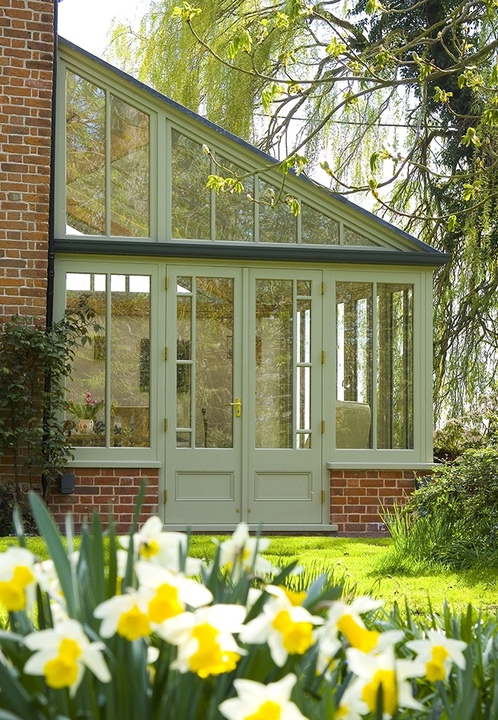 Traditional-style Conservatory